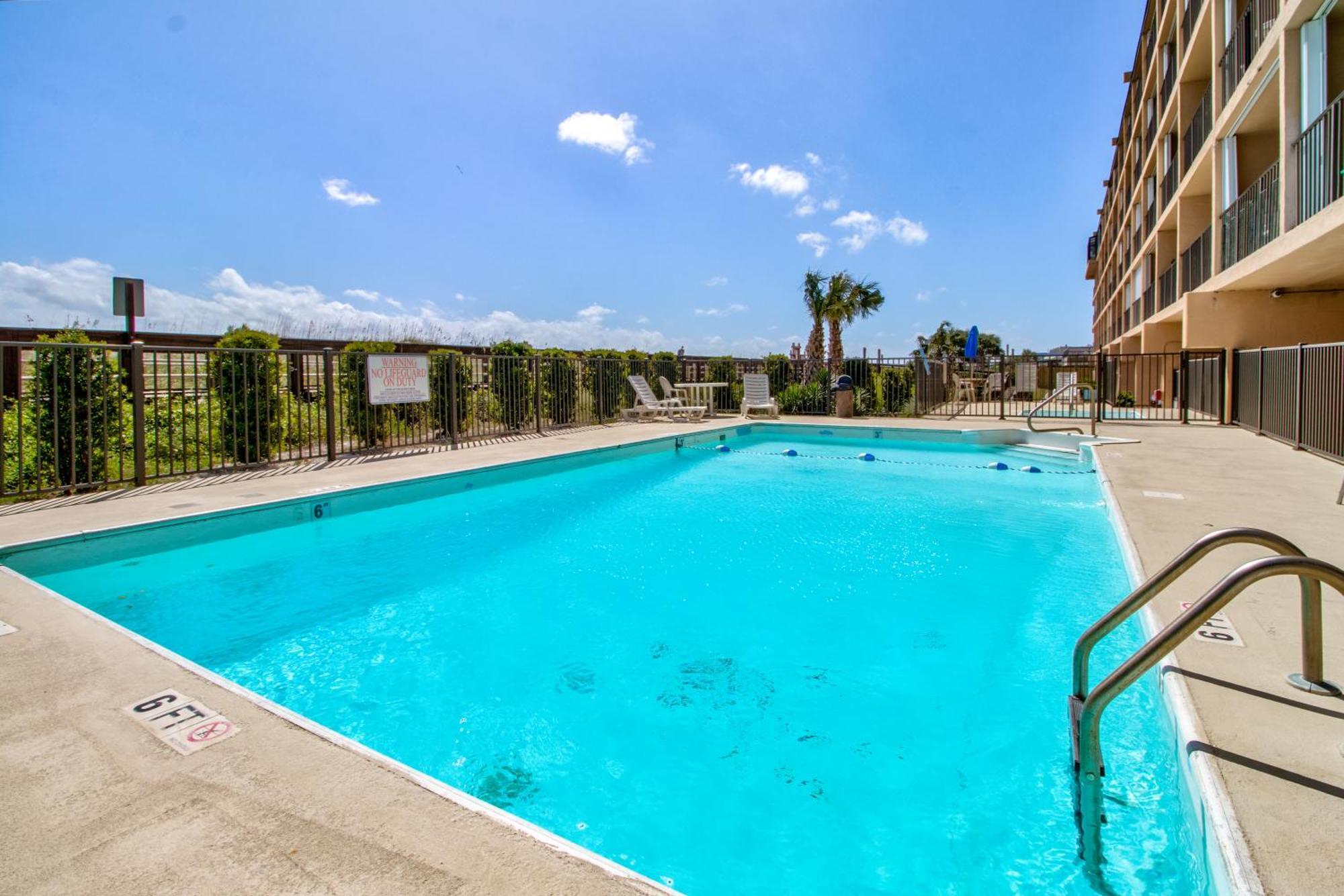 Апартаменты Oceanfront * Pool * Elevator * Boardwalk Каролина-бич Экстерьер фото